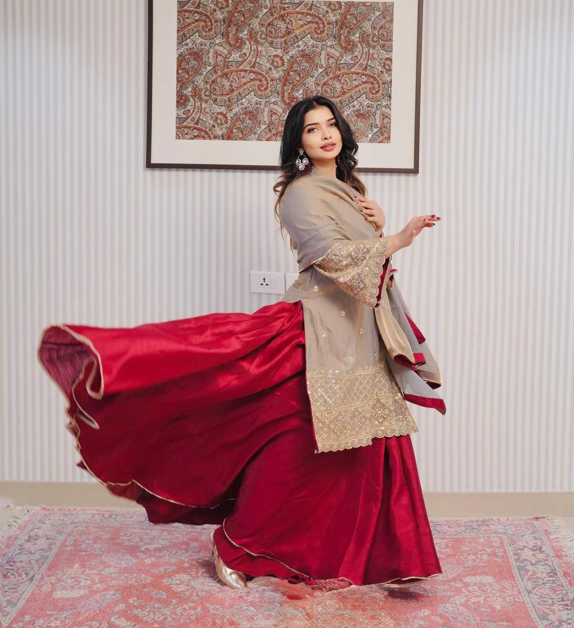 Ruhani Saaz Kurta Skirt With Dupatta