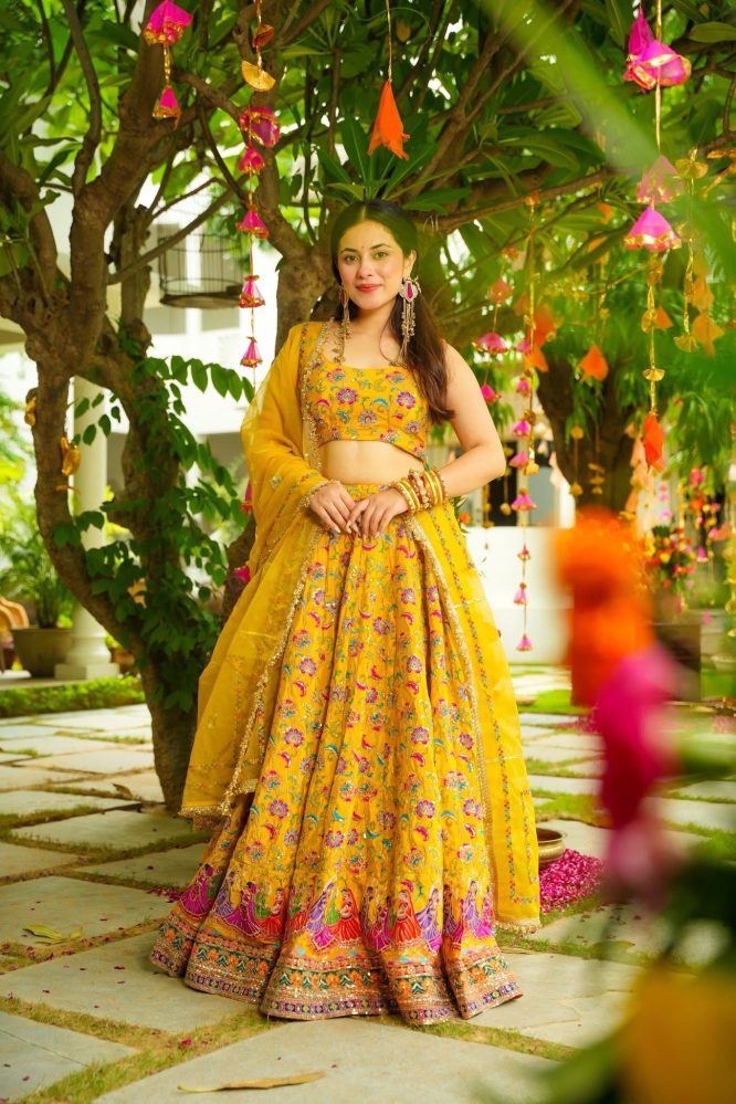RAASNIKA HEAVY LEHENGA SET