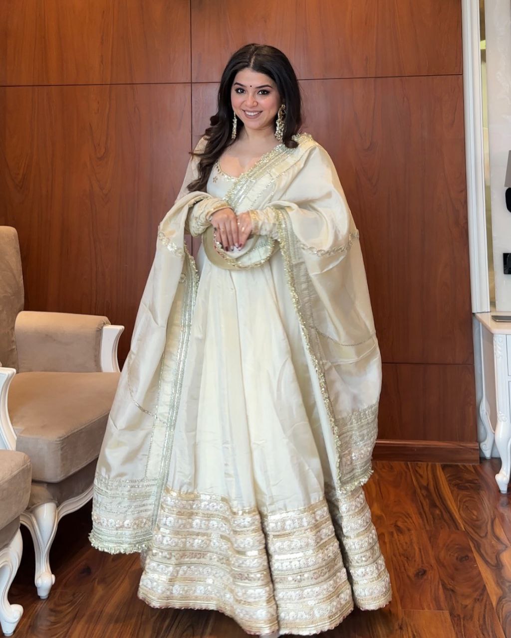 SHRUTI OFF WHITE COLOUR TRENDING ANARKALI SUIT SET
