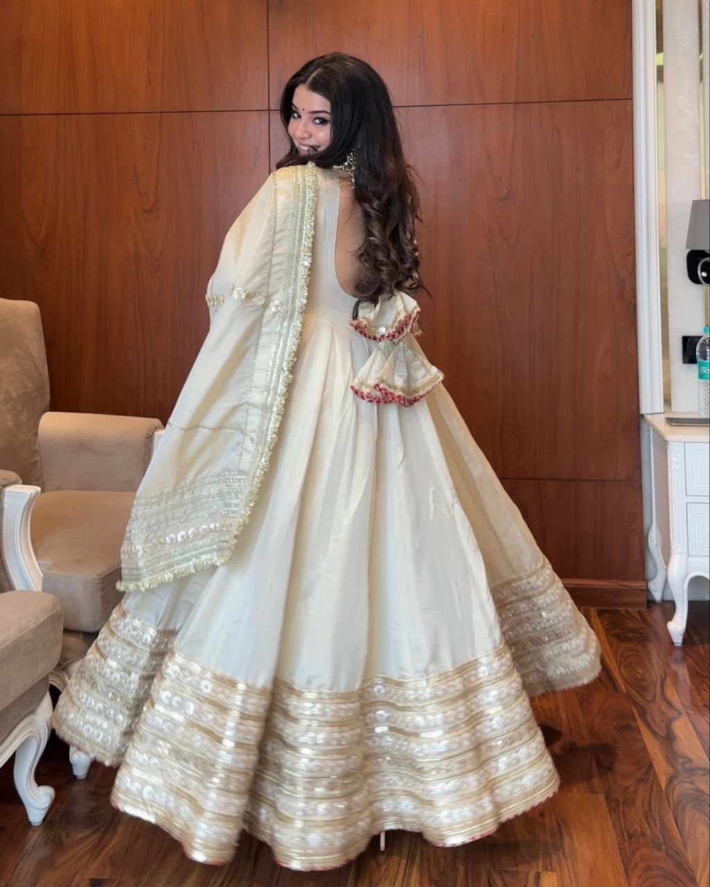 SHRUTI OFF WHITE COLOUR TRENDING ANARKALI SUIT SET