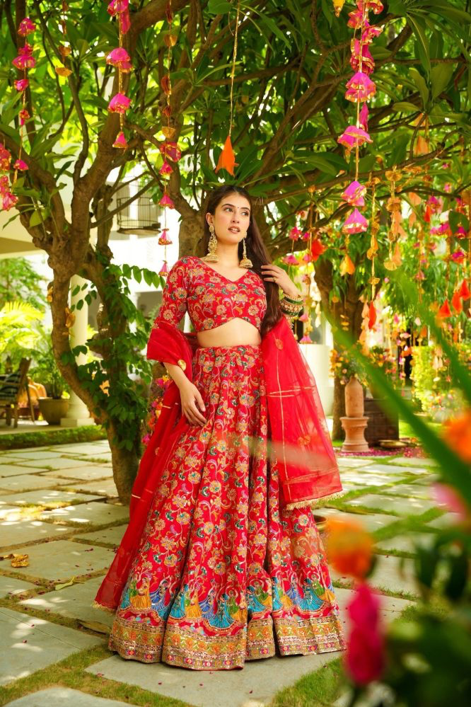 AYEEZA HEAVY LEHENGA SET