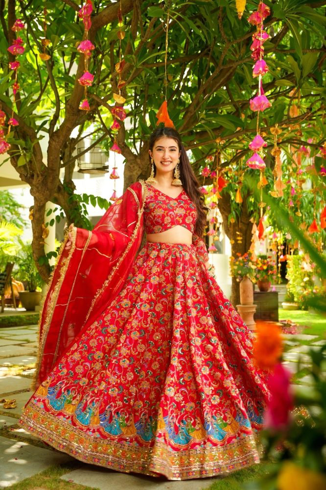 AYEEZA HEAVY LEHENGA SET