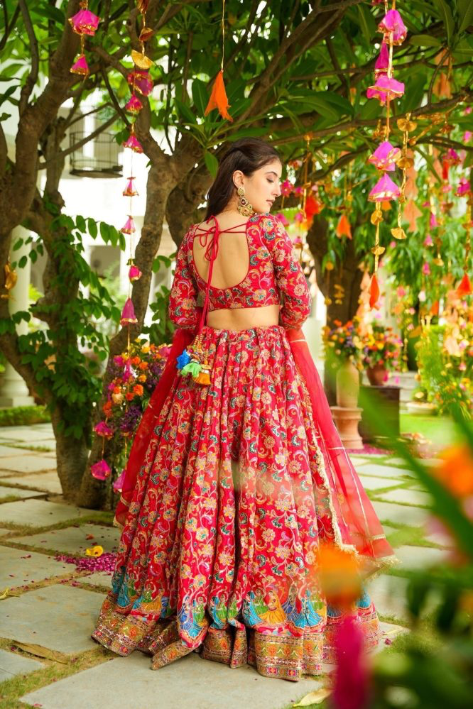 AYEEZA HEAVY LEHENGA SET