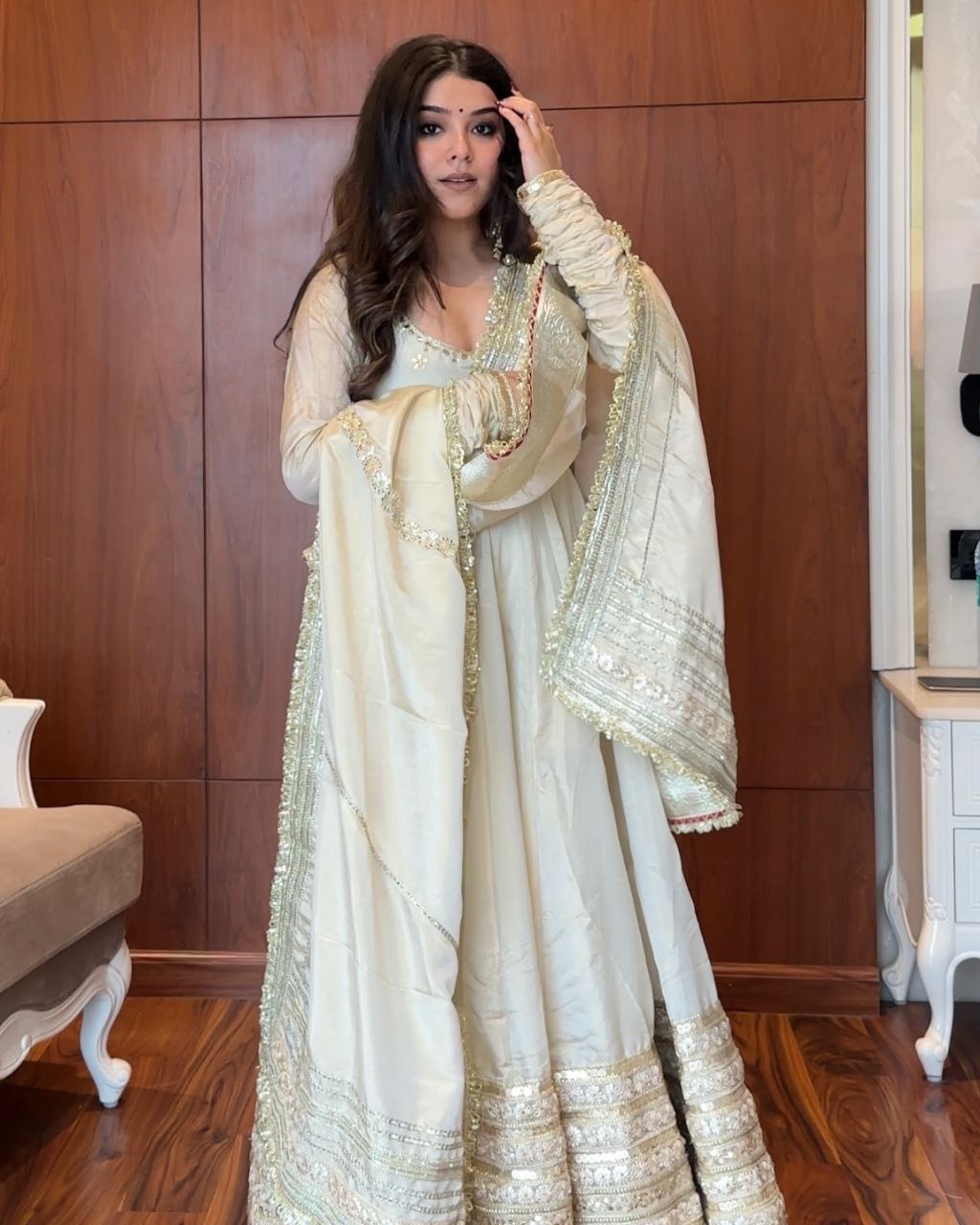 SHRUTI OFF WHITE COLOUR TRENDING ANARKALI SUIT SET