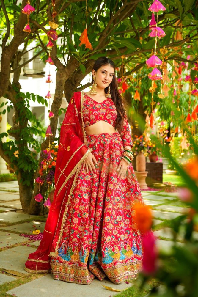 AYEEZA HEAVY LEHENGA SET