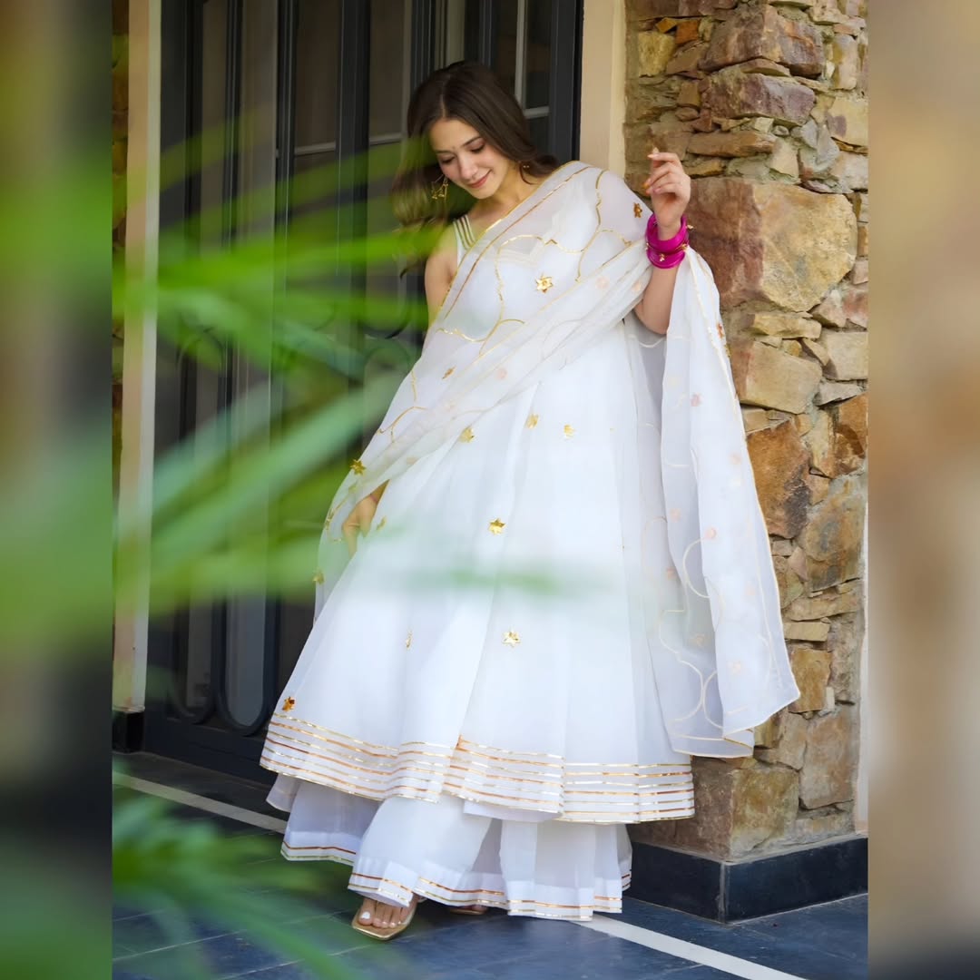 Amrita Glint Kurta Set