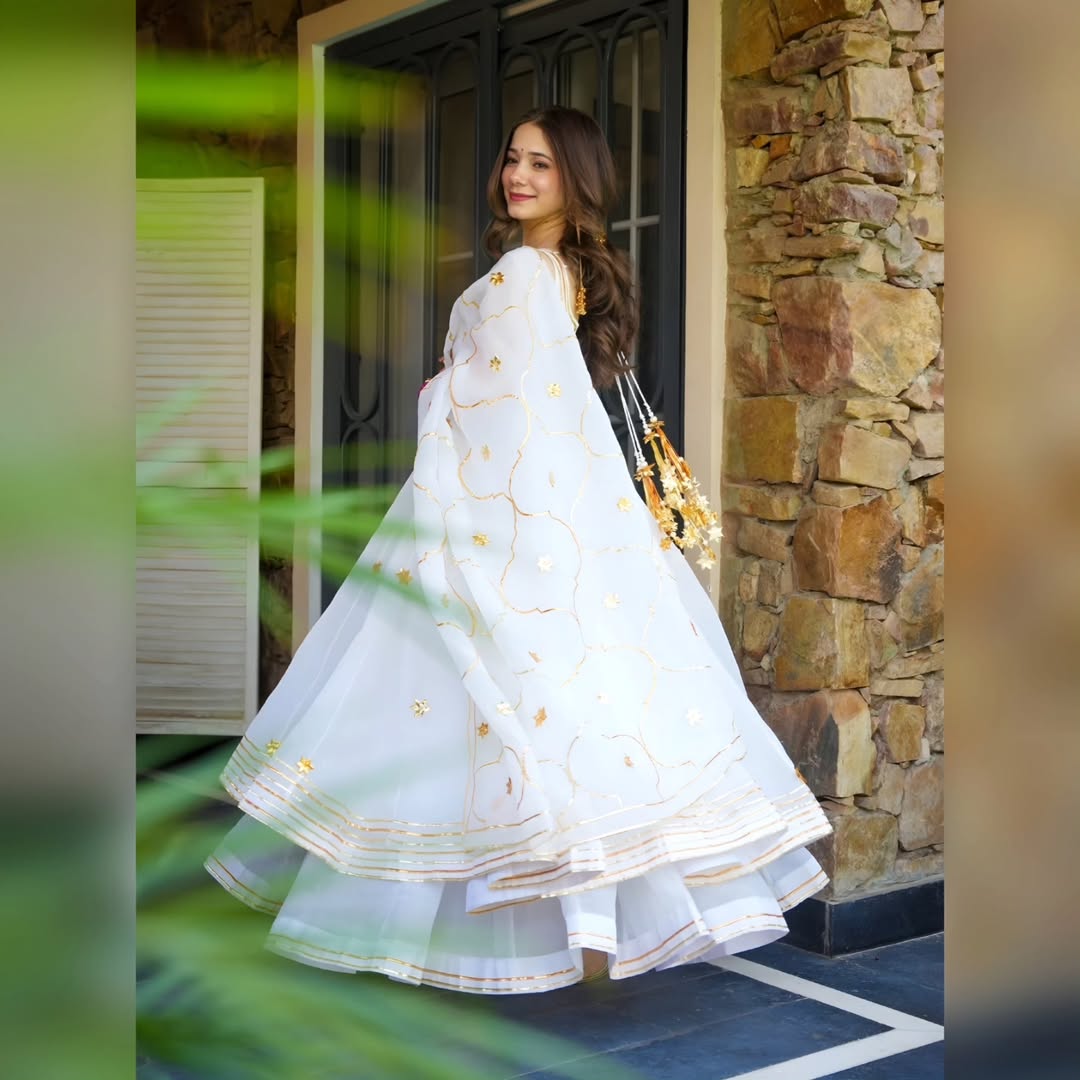 Amrita Glint Kurta Set